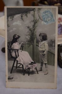 1900年初頭のフランス テラスで刺繍 午後の可愛らしい子供達のカード