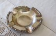 画像1: アンティーク　縁取りの模様が美しい灰皿 (1)