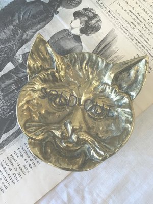 画像1: アンティーク　キュートな真鍮の猫トレイ