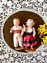 フランス セルロイド人形 民族衣装を着た男の子と女の子