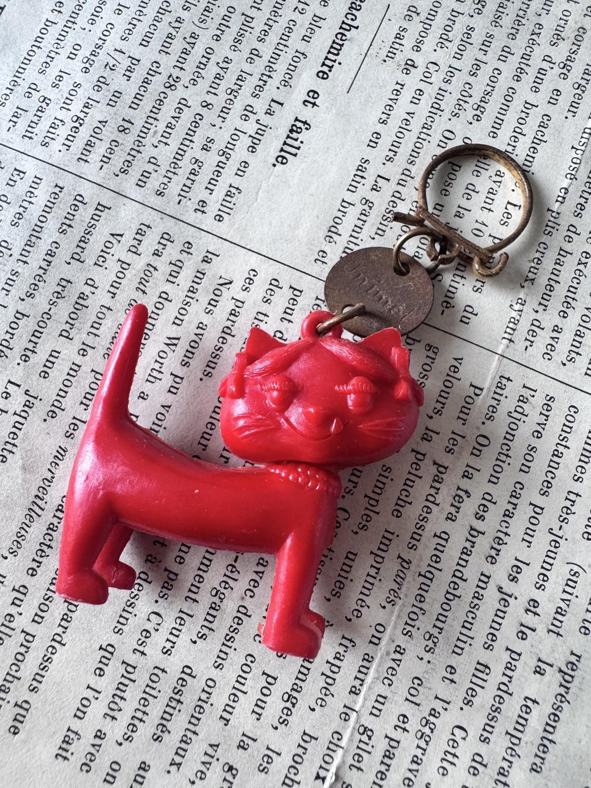 フランス Unimel(ユニメル) ネコ キーホルダーレッド
