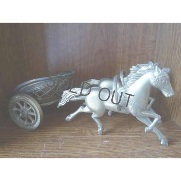 画像2: アンティーク　真鍮の重厚感のある馬と滑車 (2)