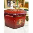 画像8: ヴィンテージ イギリス 赤い八角形のバラ缶 (8)