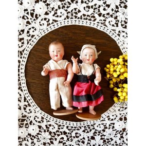 画像: フランス セルロイド人形 民族衣装を着た男の子と女の子