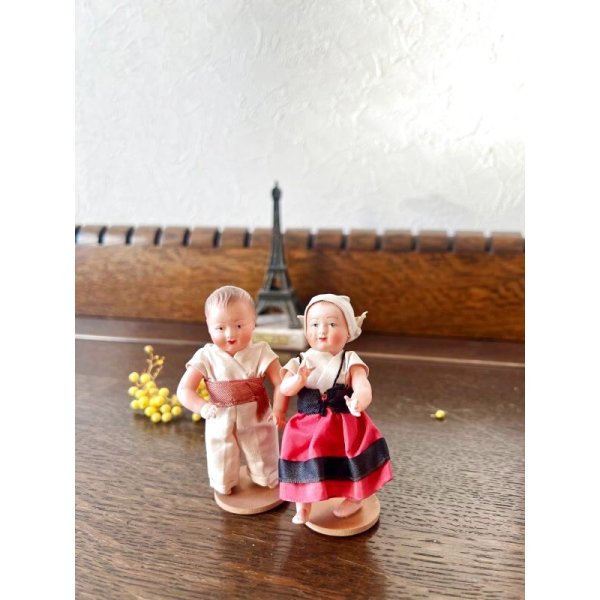 画像2: フランス セルロイド人形 民族衣装を着た男の子と女の子 (2)
